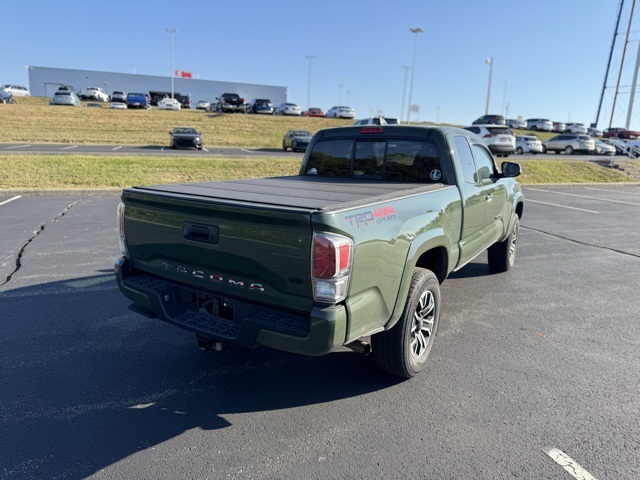 2022 Toyota Tacoma SR5 photo 2