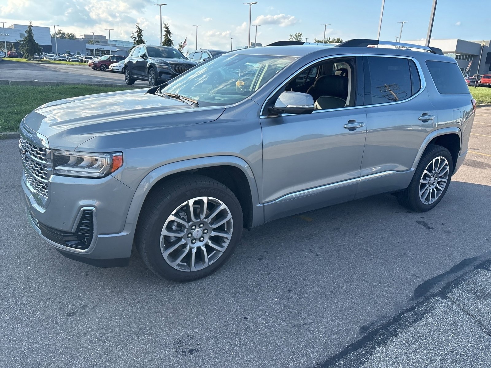 2023 Gmc Acadia Denali photo 2