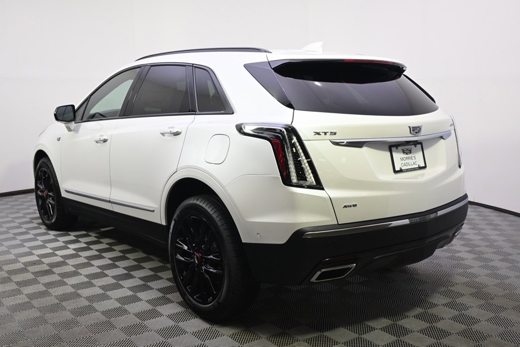 2025 Cadillac XT5 Sport photo 3