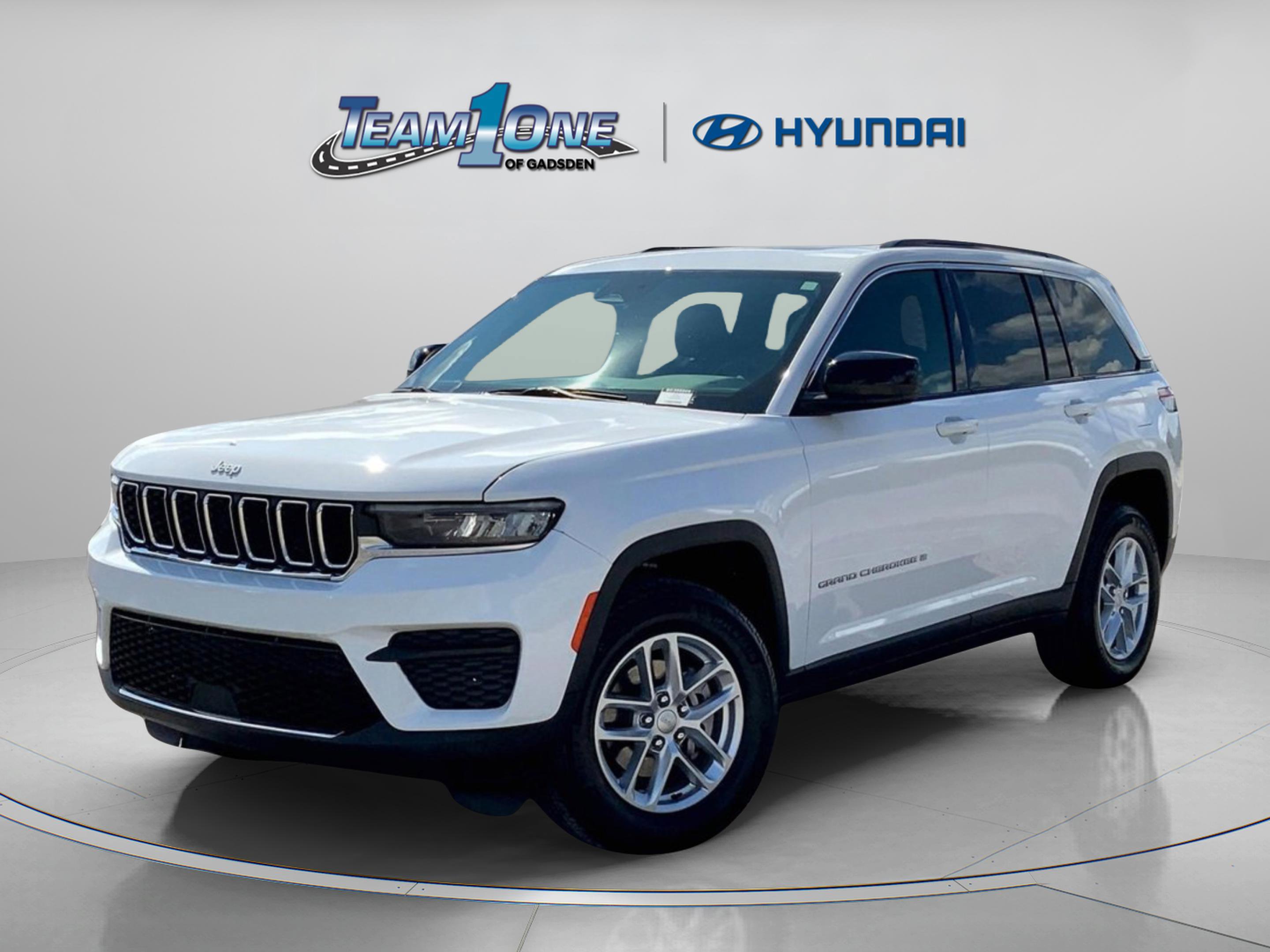 2025 Jeep Grand Cherokee Laredo X photo 3