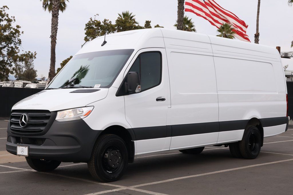 2025 Mercedes-Benz Sprinter Cargo Van Base's photo