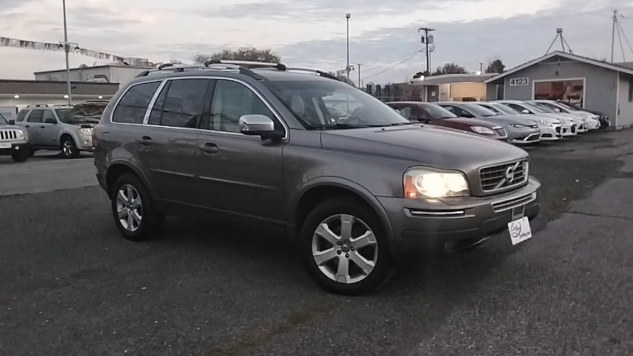 2010 Volvo XC90 AWD Sport photo 2