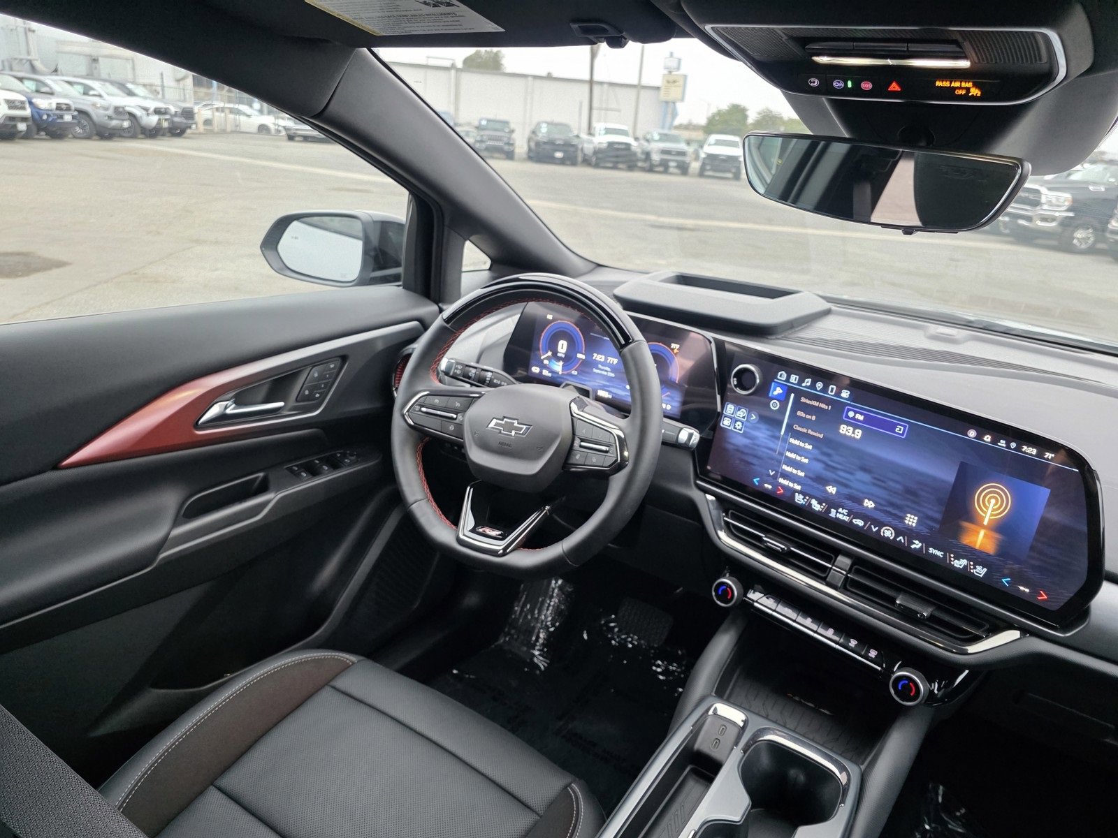 2025 Chevrolet Equinox EV 3RS photo 18