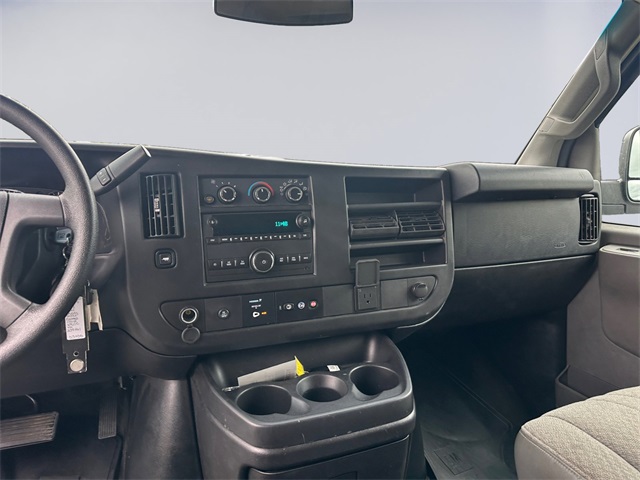 2017 Chevrolet Express 3500 LT photo 10