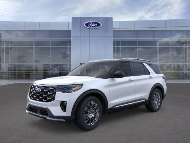 2025 Ford Explorer Platinum's photo