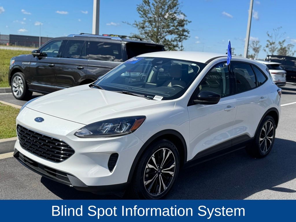 2021 Ford Escape SE photo 4