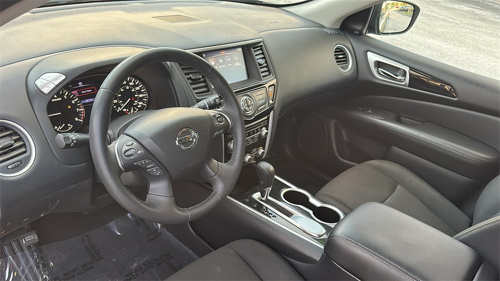 2020 Nissan Pathfinder SV photo 12