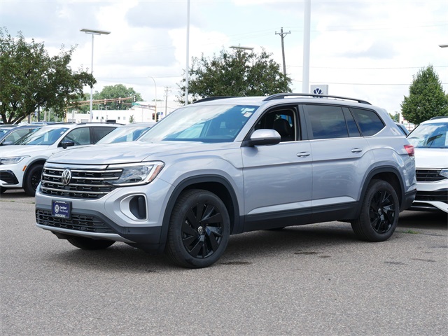 2025 Volkswagen Atlas SE Technology photo 2
