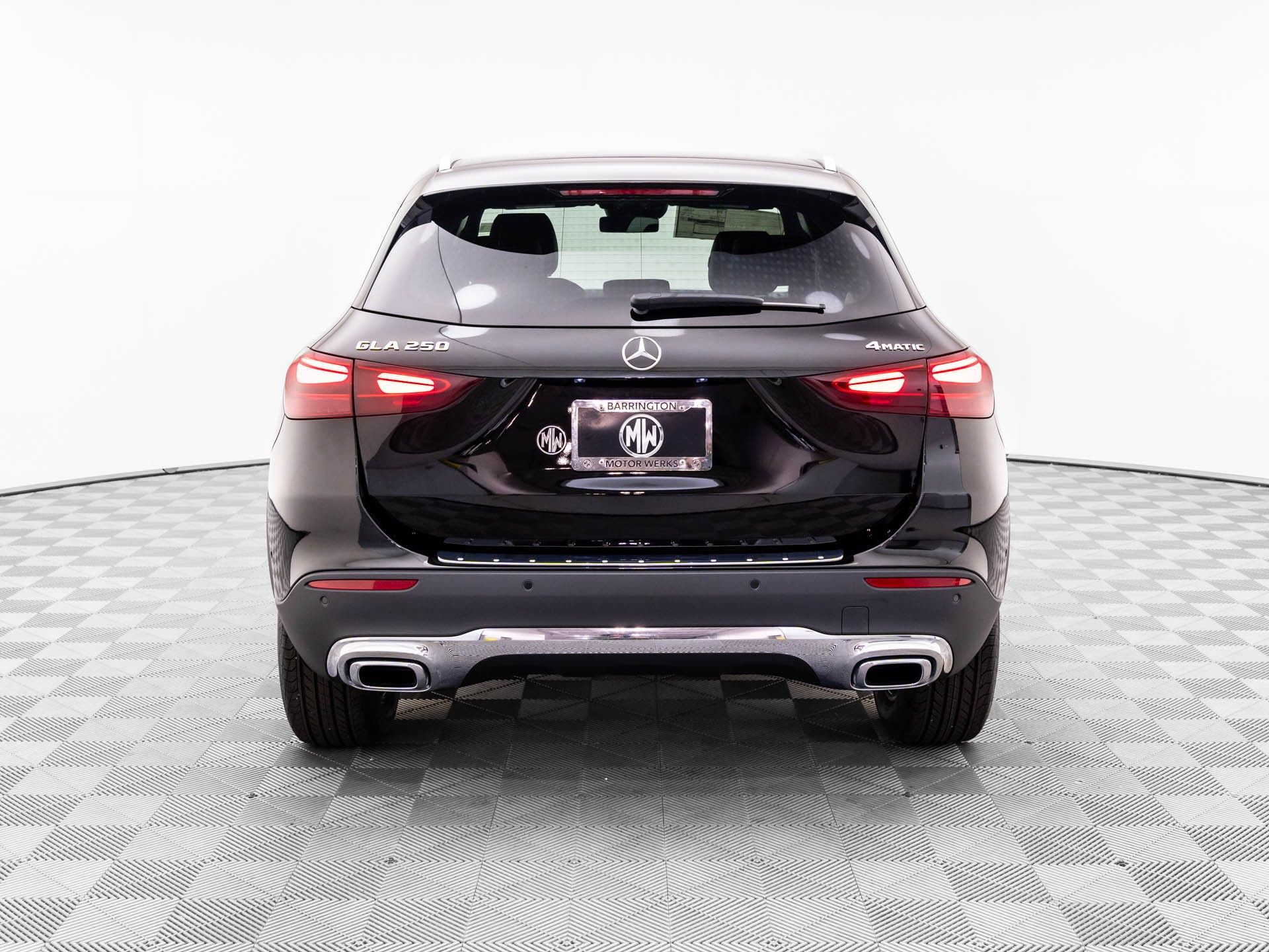 2025 Mercedes Benz GLA 250 4MATIC photo 4