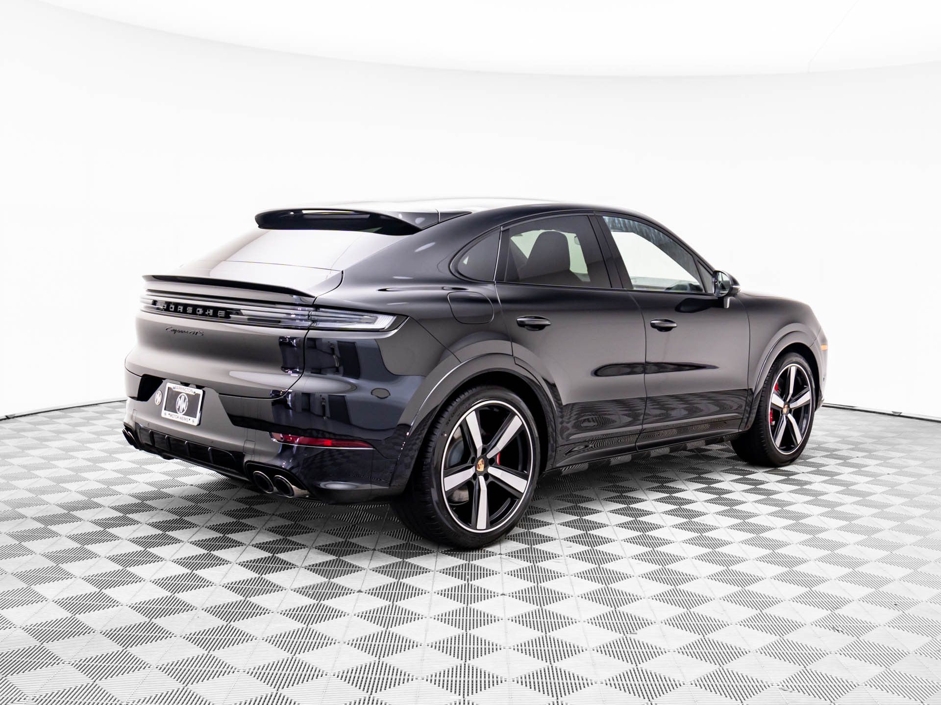 2025 Porsche Cayenne Coupe GTS photo 7