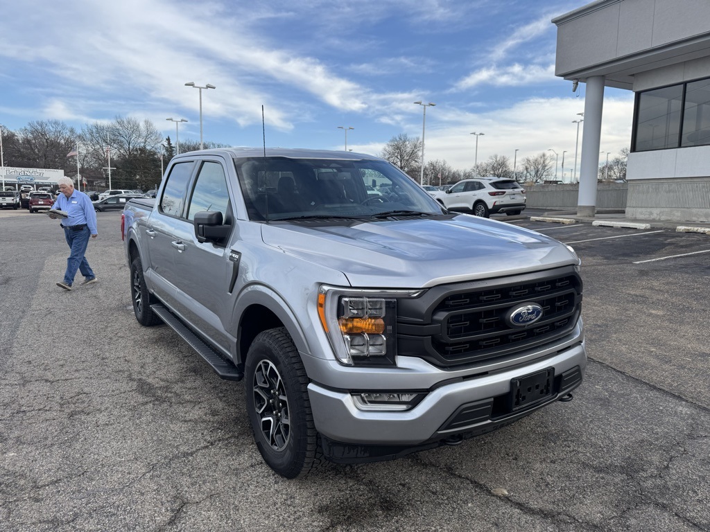 2022 Ford F-150 XLT's photo