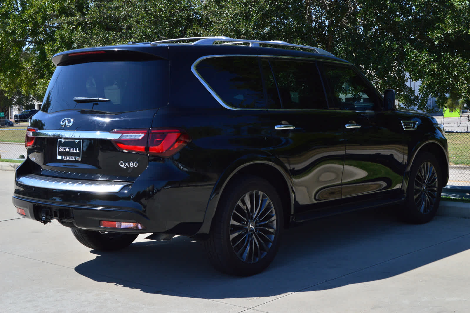 2023 Infiniti QX80 Sensory photo 4