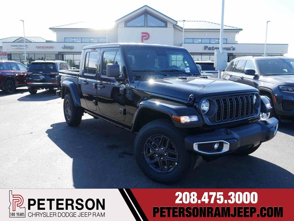 2025 Jeep Gladiator Sport S's photo