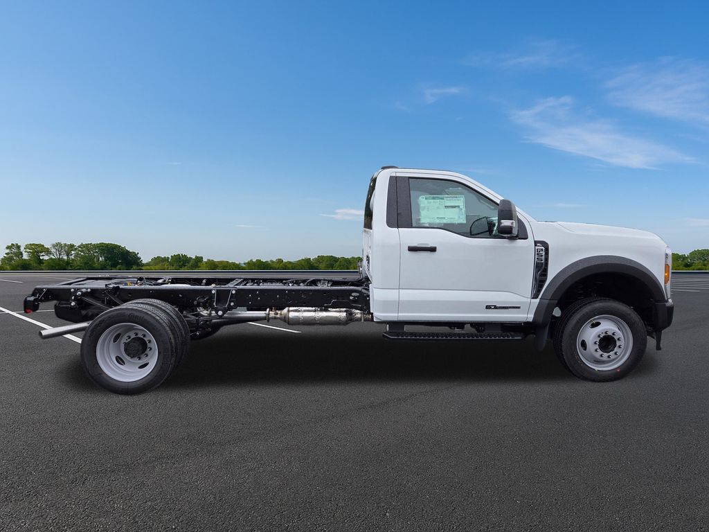 2025 Ford F-550 XL photo 4
