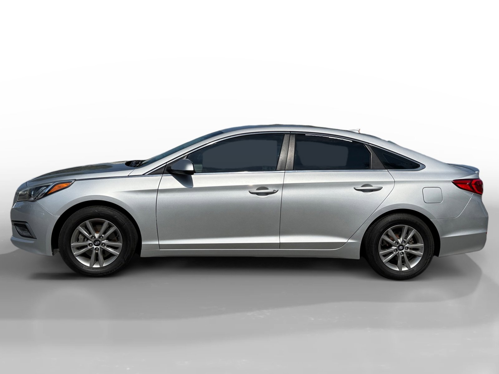 2017 Hyundai Sonata Base photo 2