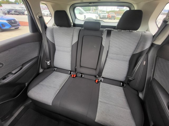 2023 Nissan Rogue SV photo 10