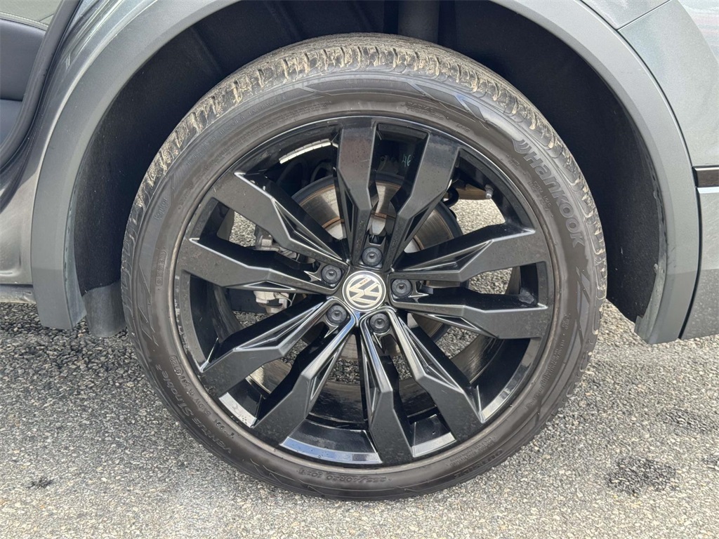 2021 Volkswagen Tiguan SE photo 12