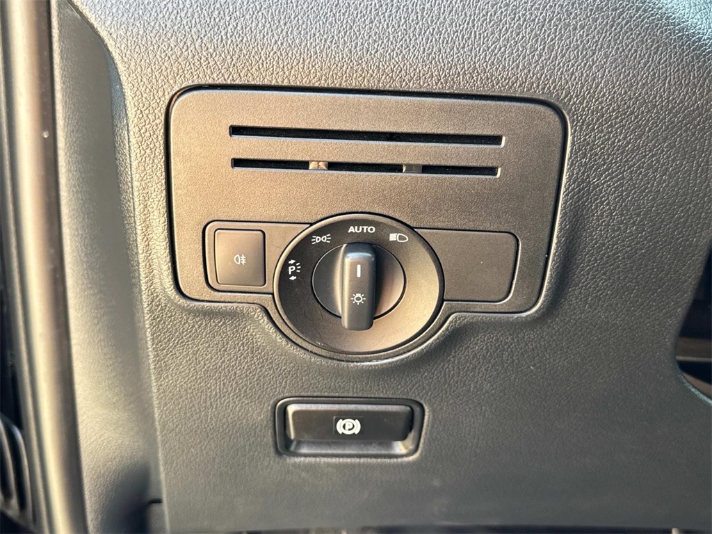 2018 Mercedes Benz Metris Passenger photo 34