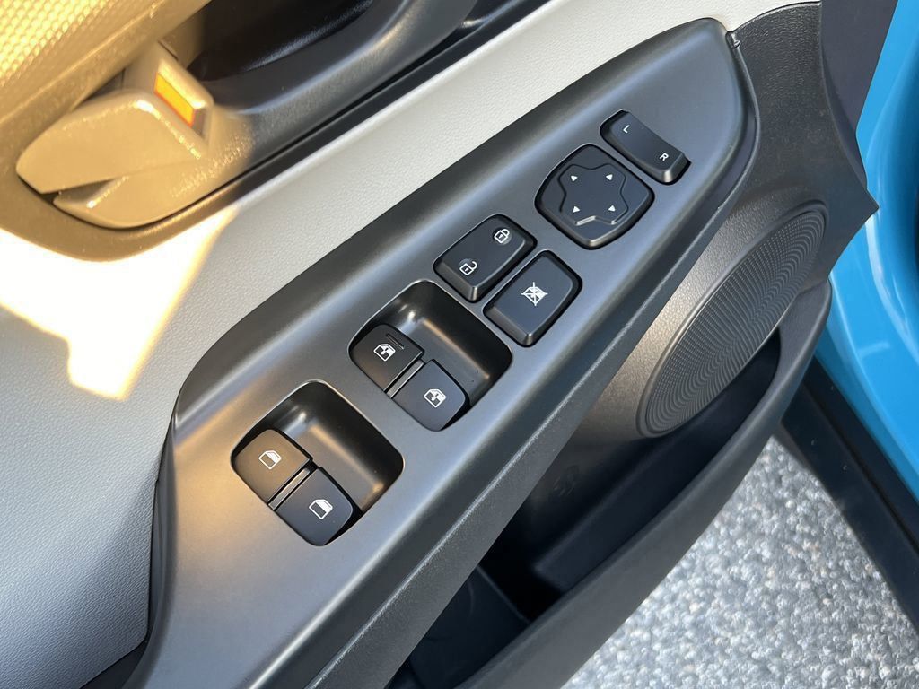 2023 Hyundai Kona SEL photo 9