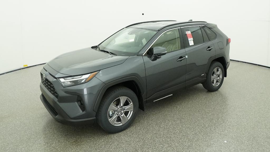 2025 Toyota RAV4 XLE's photo