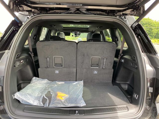 2025 Jeep Grand Cherokee Limited photo 2