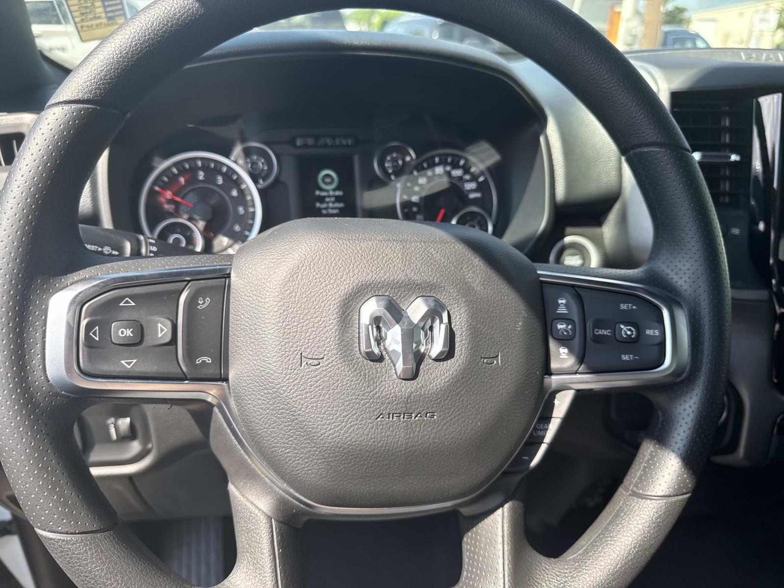 2025 Ram 1500 Tradesman photo 8
