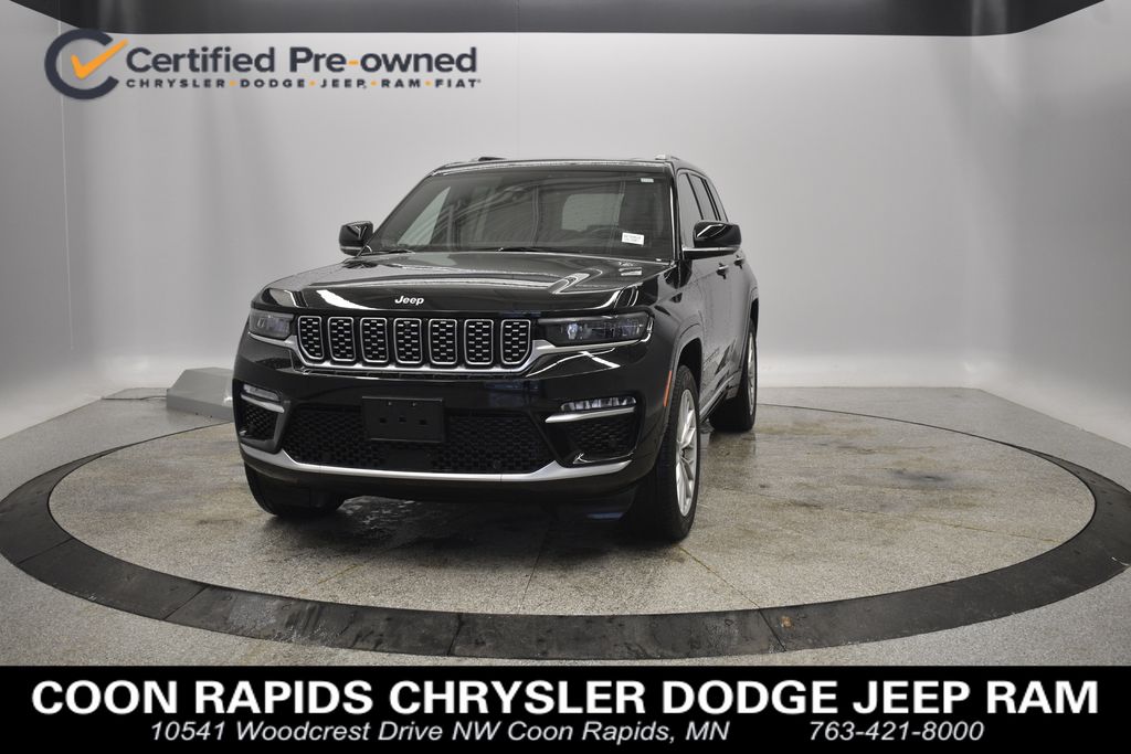 2023 Jeep Grand Cherokee Summit's photo