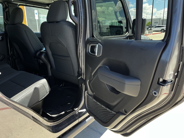 2025 Jeep Gladiator Willys photo 16