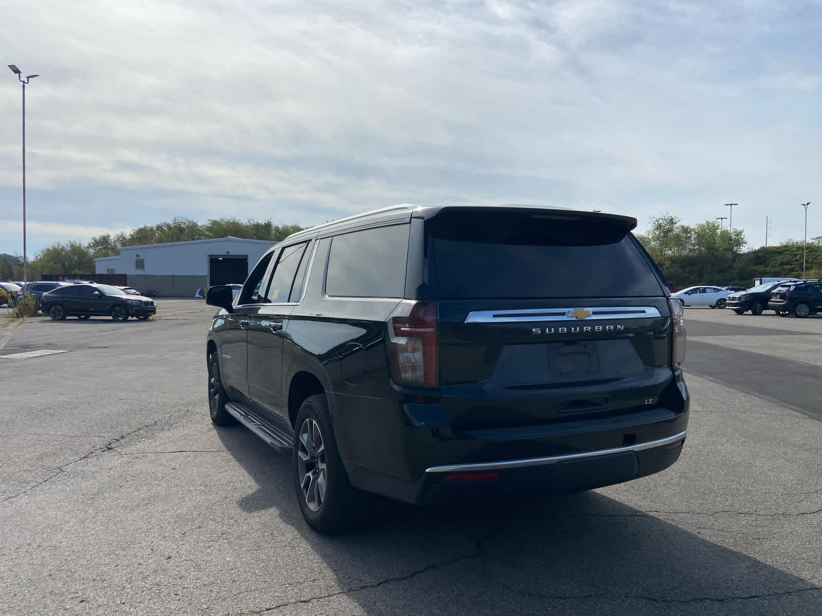 2023 Chevrolet Suburban LT photo 5