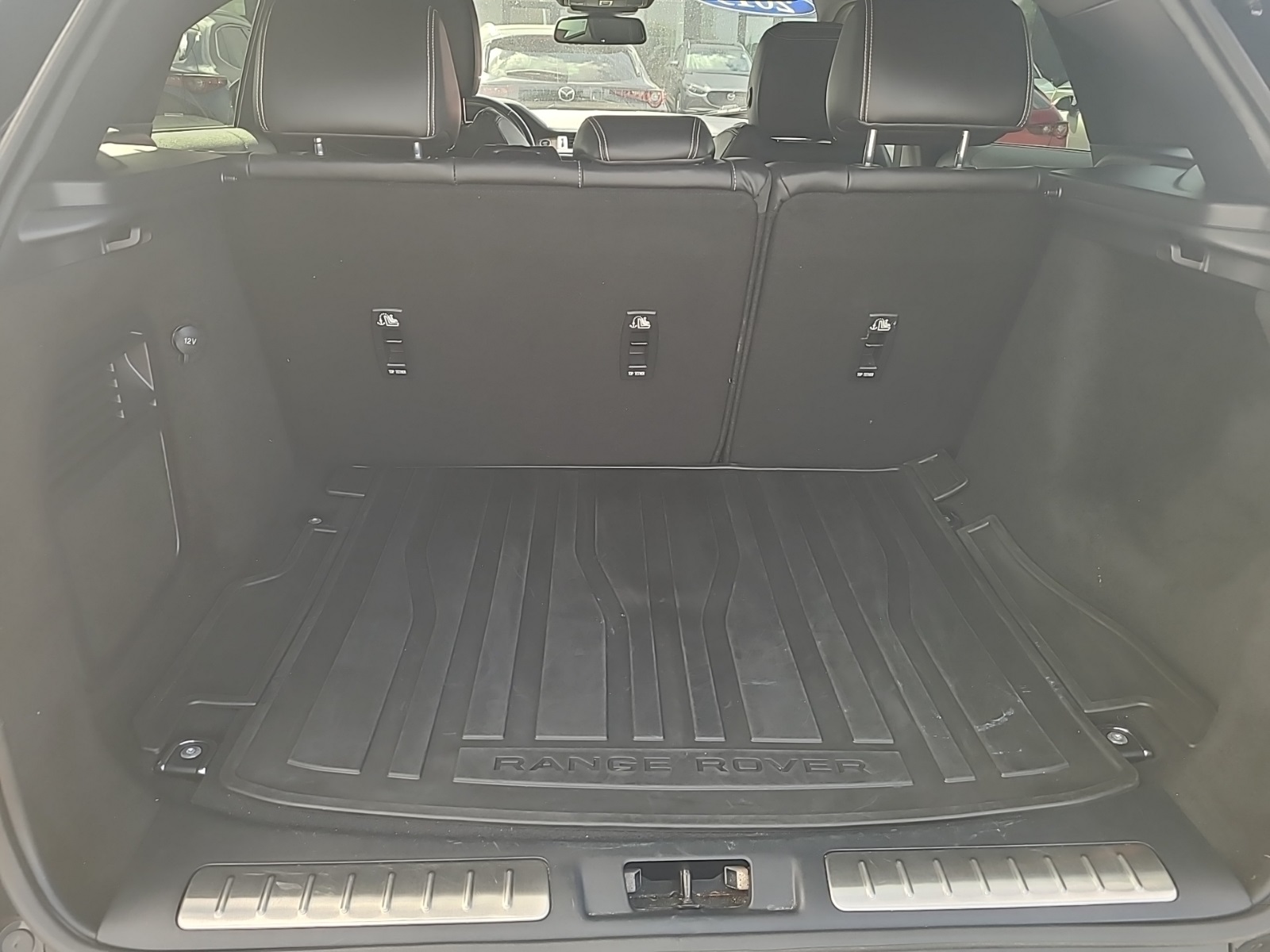 2019 Land Rover Range Rover Evoque HSE photo 3