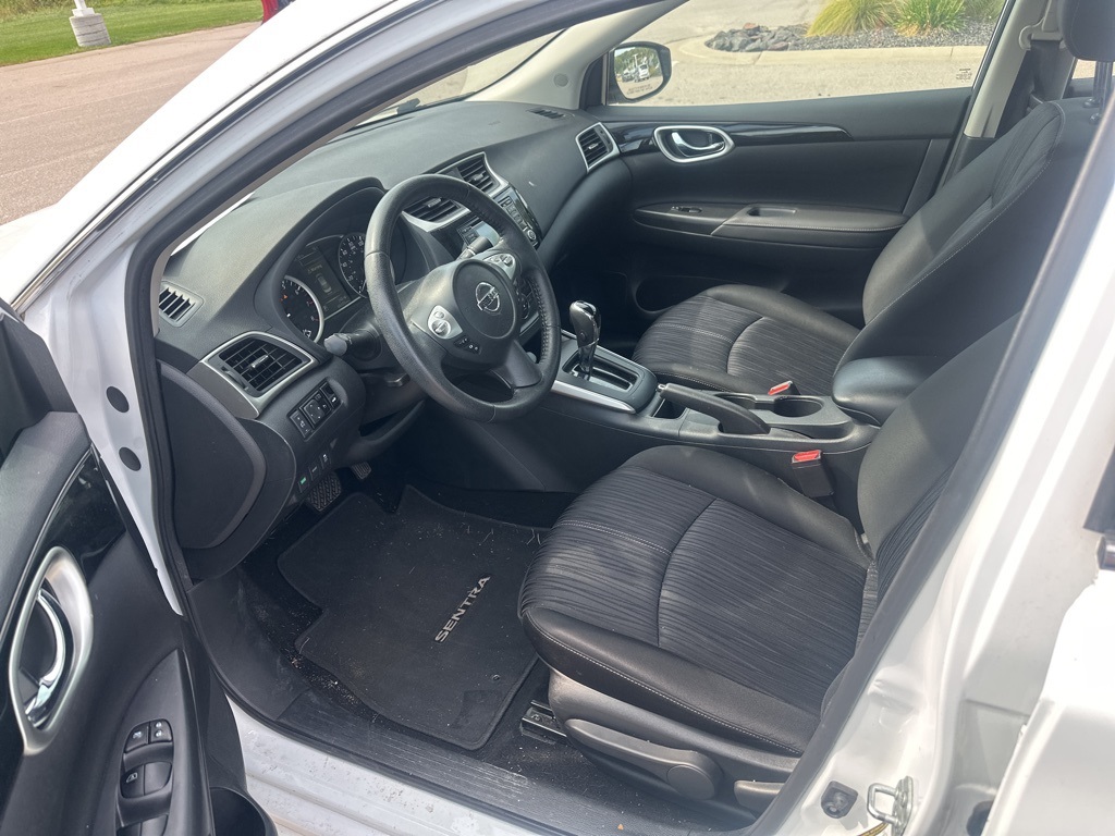 2018 Nissan Sentra SV photo 2