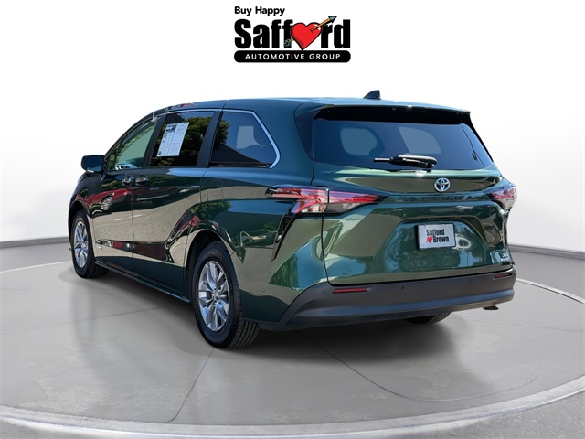 2021 Toyota Sienna XLE photo 6