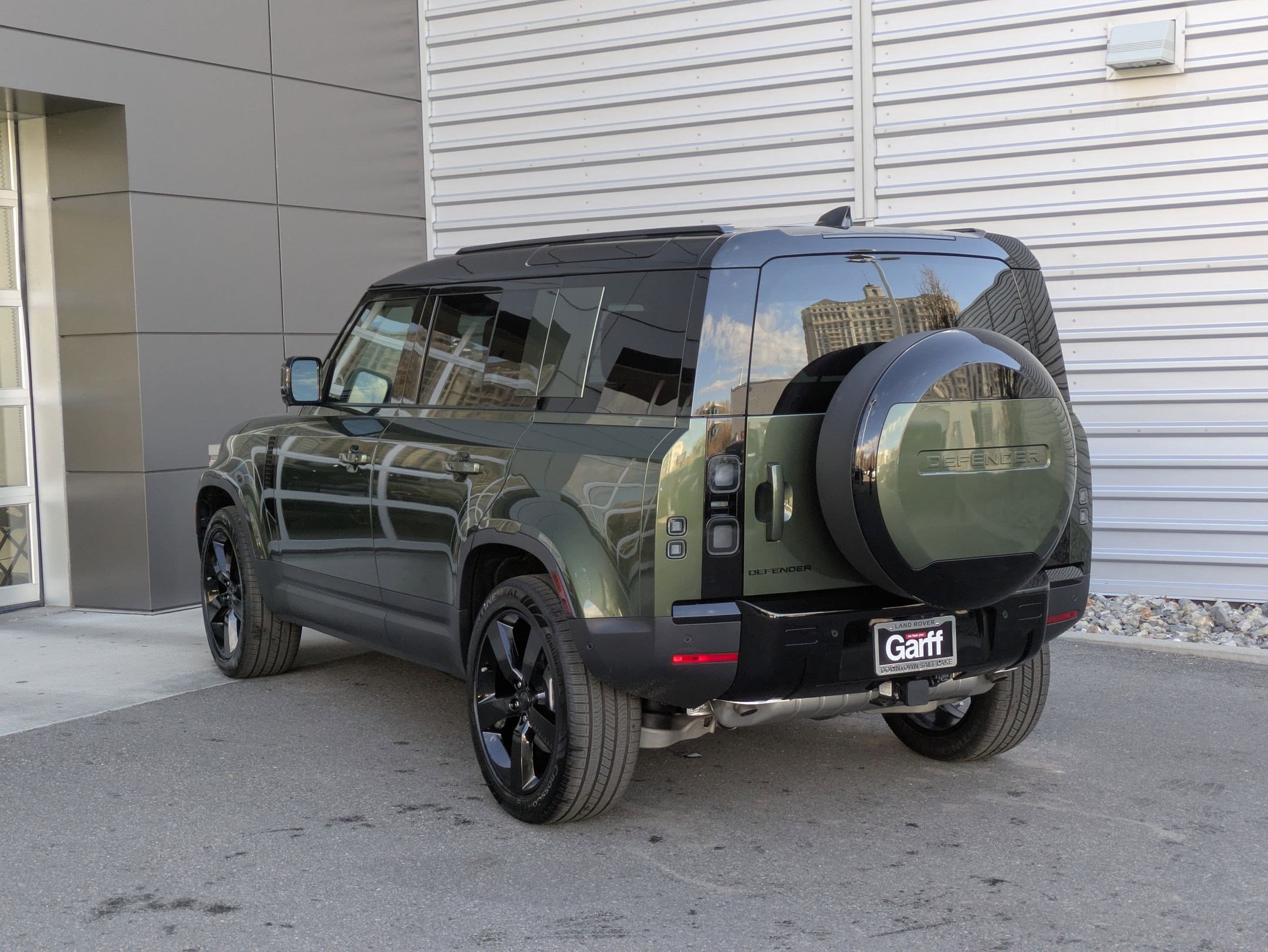 2026 Land Rover Defender 110 S photo 3