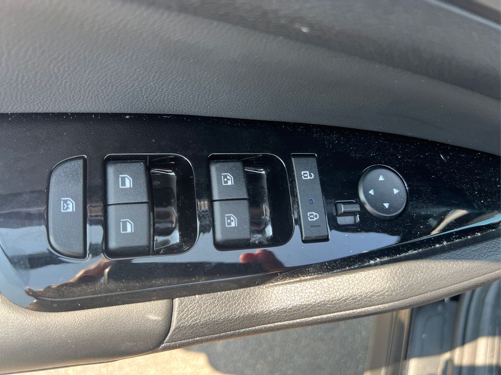 2024 Kia Sportage EX photo 28