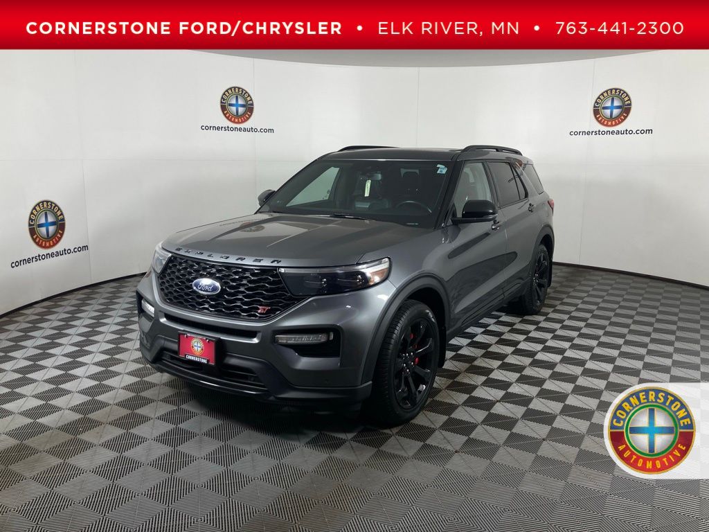 2022 Ford Explorer ST's photo