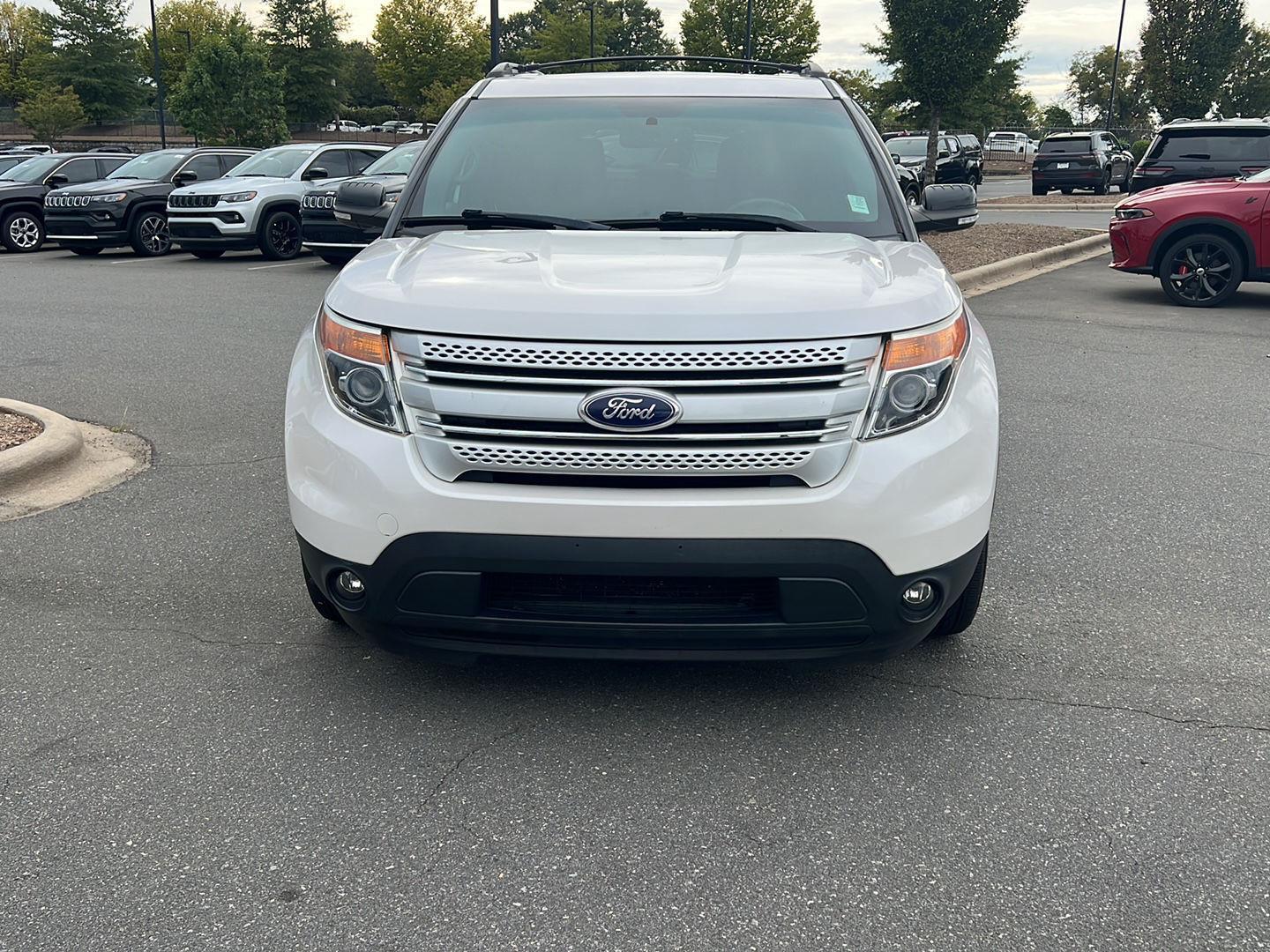 2015 Ford Explorer XLT photo 2
