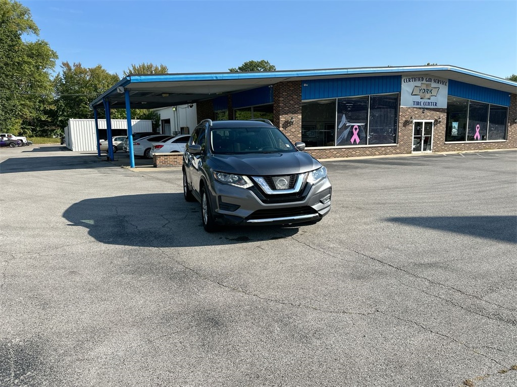 2017 Nissan Rogue SV photo 21