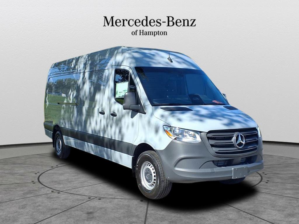 2026 Mercedes-Benz Sprinter Cargo Van Base's photo