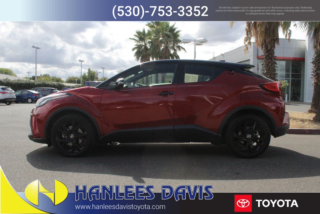 2022 Toyota C-HR photo 2