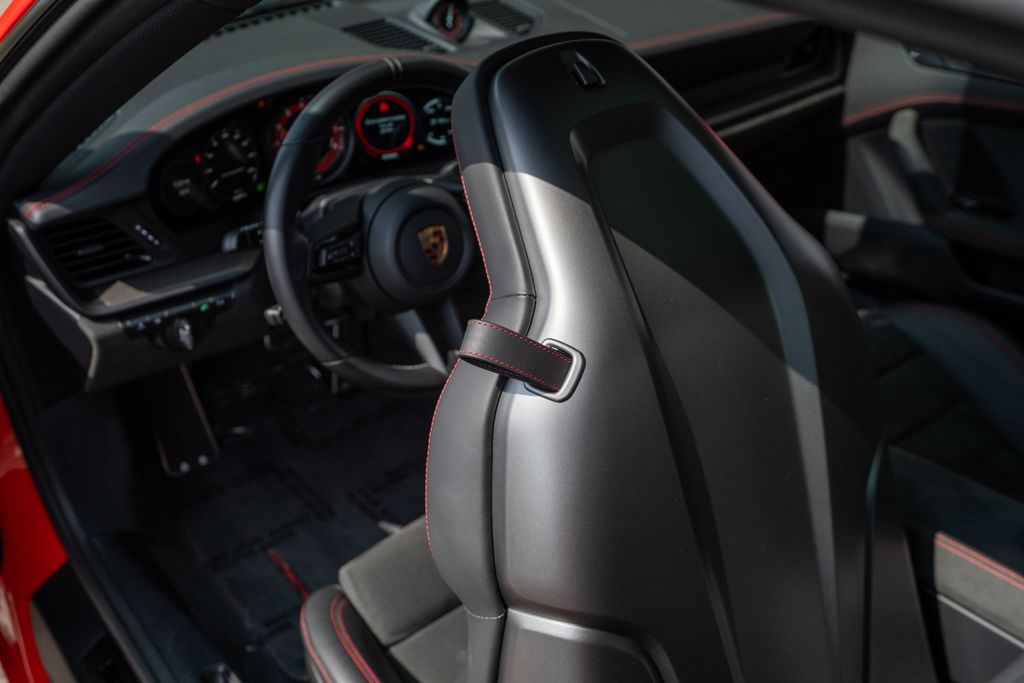 2023 Porsche 911 4 GTS photo 33