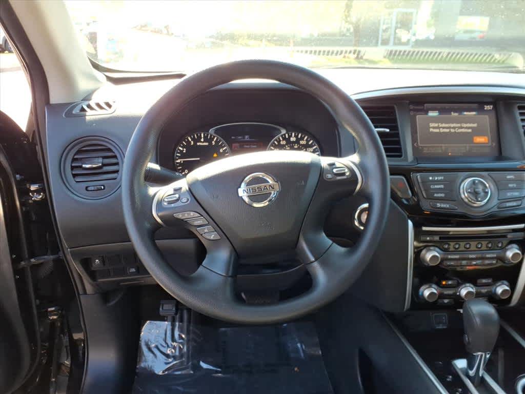 2020 Nissan Pathfinder S photo 14