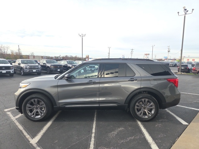 2024 Ford Explorer XLT photo 3