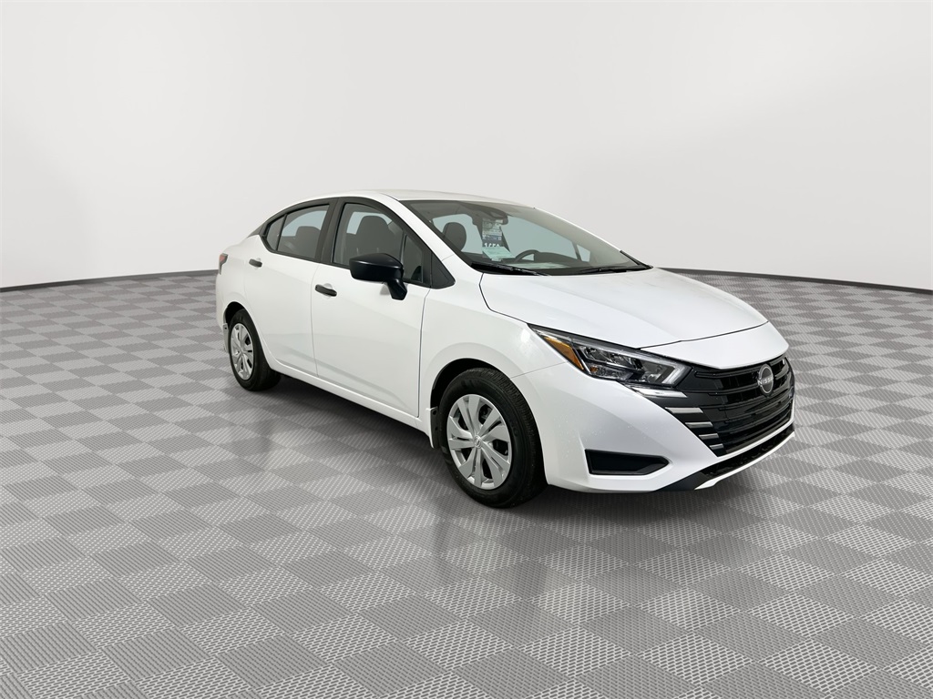 2025 Nissan Versa 1.6 S photo 2