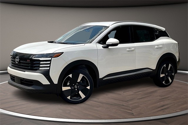 2025 Nissan Kicks SR's photo