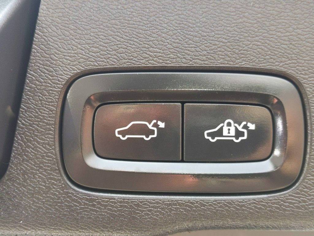2020 Volvo XC60 T5 Inscription photo 24
