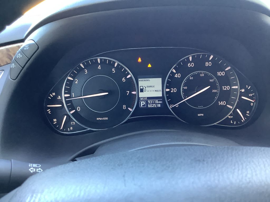 2020 Nissan Armada SL photo 12