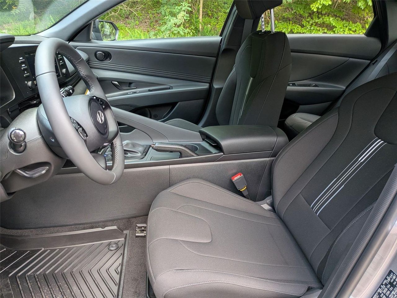 2025 Hyundai Elantra SEL Sport photo 15