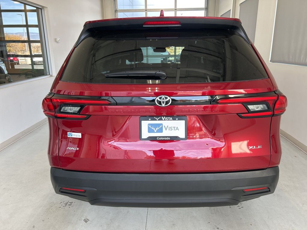 2025 Toyota Grand Highlander XLE photo 4