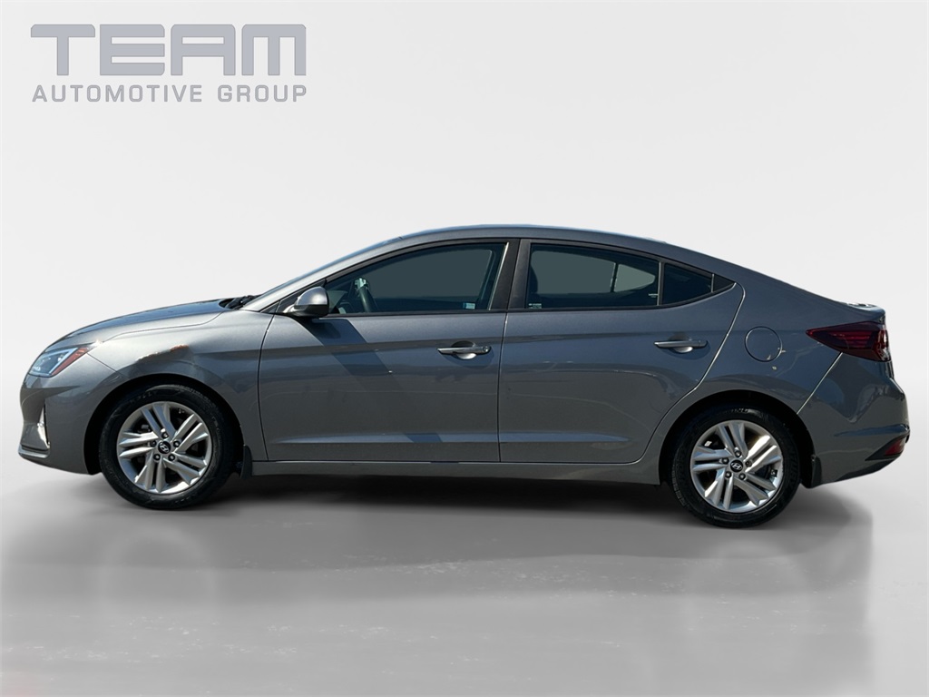2019 Hyundai Elantra SEL photo 4