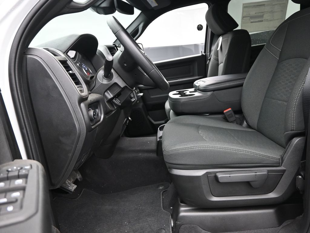 2026 Ram 2500 Tradesman photo 11